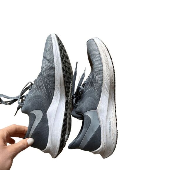 Nike Zoom Womens Gray Winflo 6 Athletic Running Sneaker Shoes Size 9 - Picture 2 of 8